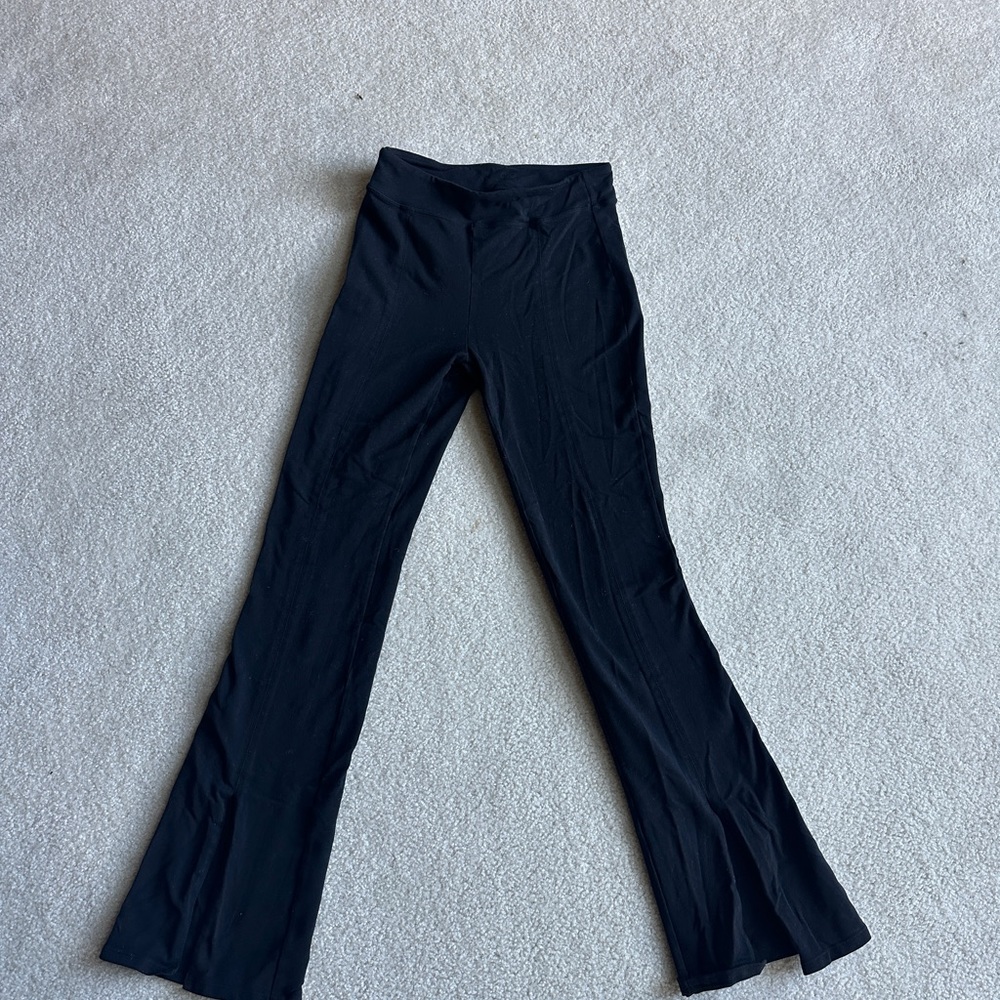 Airbrush High-Waist Flutter Legging
